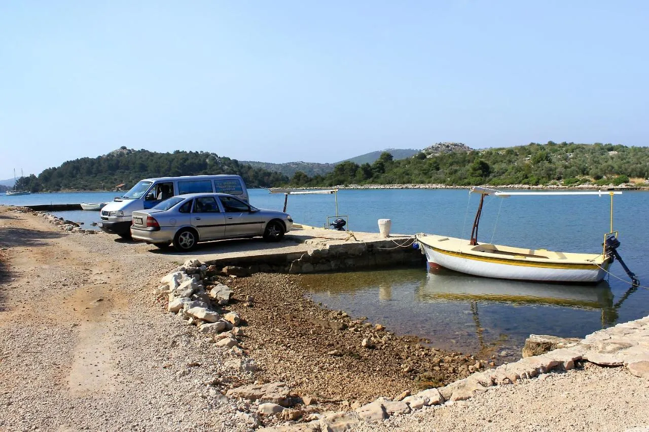 Seaside Secluded Apartments Cove Magrovica - Telascica, Dugi Otok - 8139 Sali