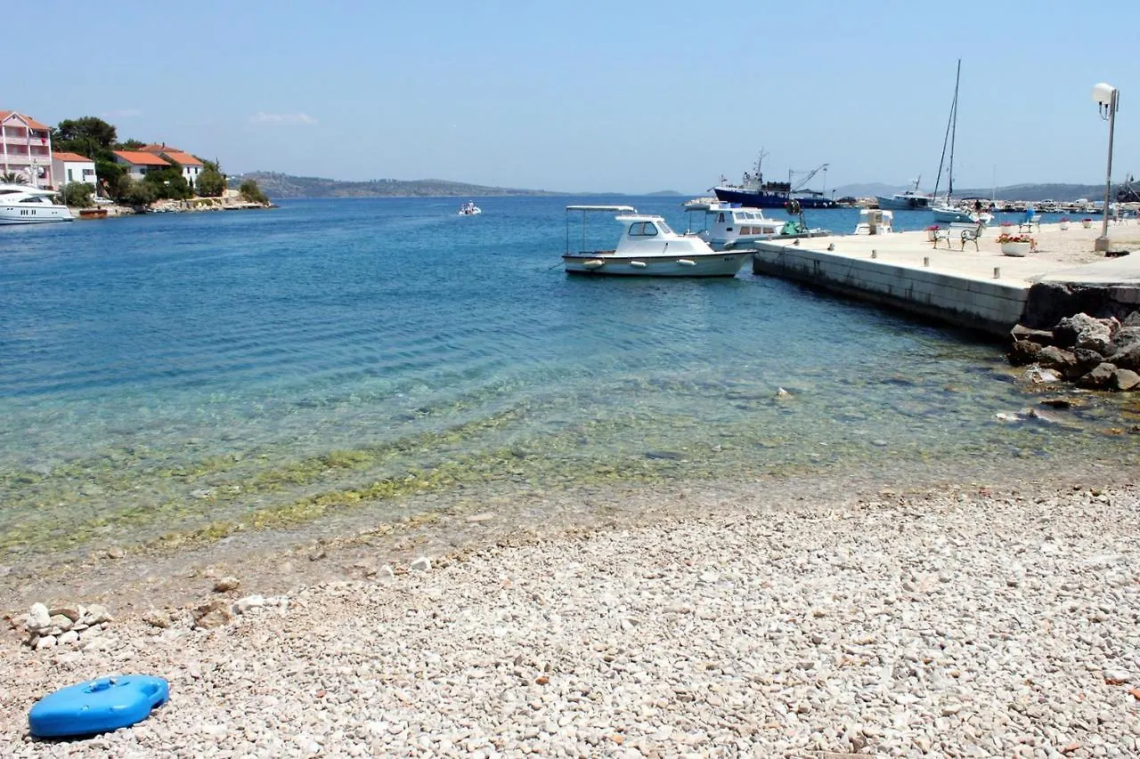 Seaside Secluded Apartments Cove Magrovica - Telascica, Dugi Otok - 8139 Sali