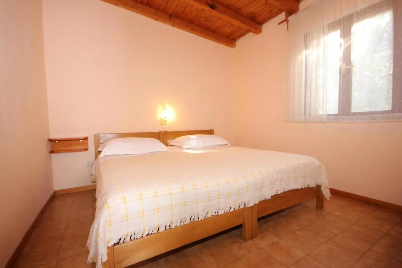 Seaside Secluded Apartments Cove Magrovica - Telascica, Dugi Otok - 8139 Sali